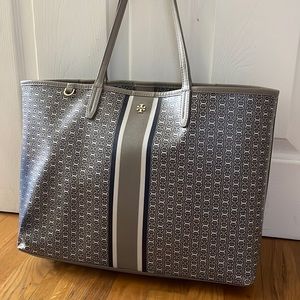 Tory Burch Gemini Link Tote in French Grey